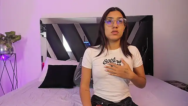 Mia Iron online show from 03/20/26, 12:28