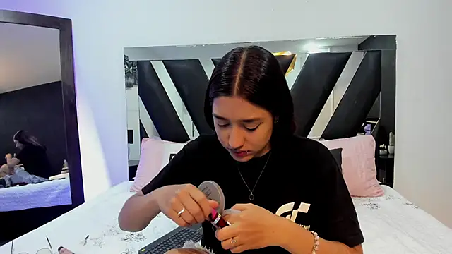 Mia Iron online show from 05/21/26, 01:08