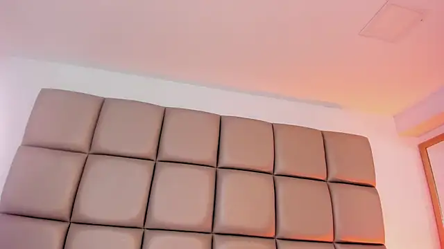 annybentleii online show from 02/21/26, 07:27