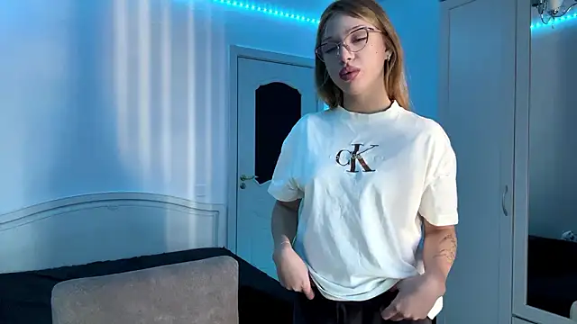 Stefifany online show from 02/28/26, 05:18