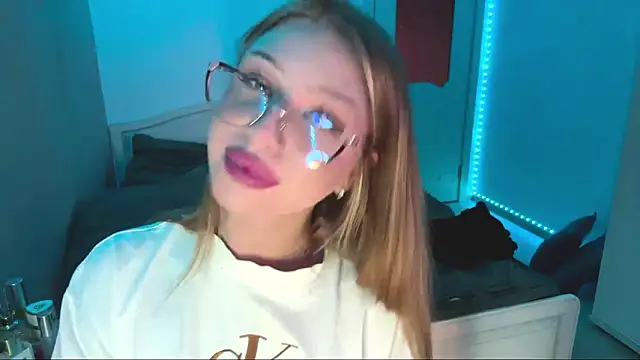 Stefifany online show from 03/11/26, 01:16