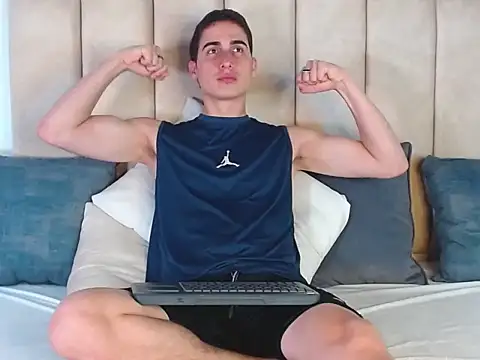 ryanlevi1 online show from 03/25/26, 02:38