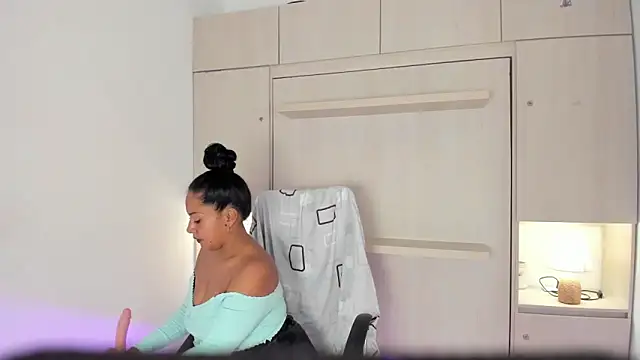 Snapshot of AllieBennet chatting on 02/26/26, 07:36 AllieBennet online show from 02/26/26, 07:36