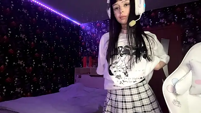 Snapshot of Luna_Sohotti chatting on 02/16/26, 04:05 Luna Sohotti online show from 02/16/26, 04:05