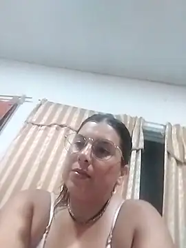 Lucia queen online show from 03/17/26, 04:15