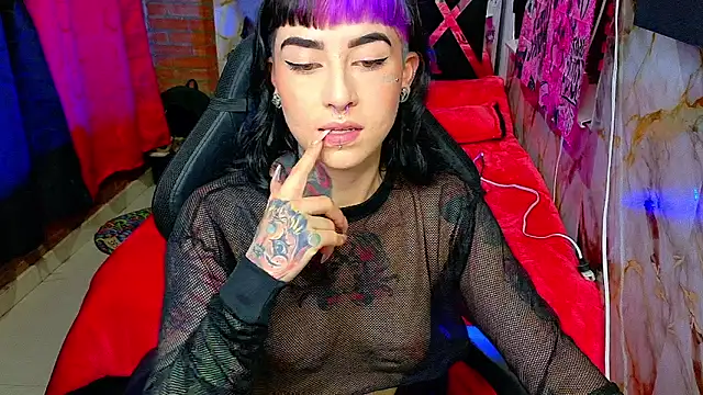 nova kitttyy online show from 04/06/26, 01:01
