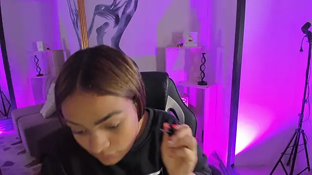 Snapshot of SiaFoxx_ chatting on 02/20/26, 04:42 SiaFoxx online show from 02/20/26, 04:42