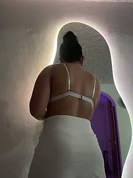 Snapshot of MegannNoireX chatting on 04/11/26, 12:18 MegannNoireX online show from 04/11/26, 12:18