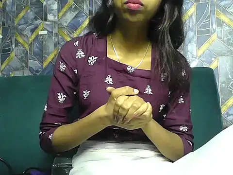 Rani1993 online show from 04/07/26, 07:37