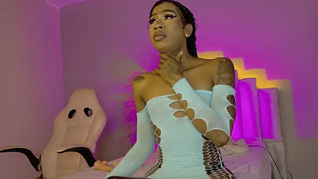 Snapshot of Sheinny_brown1 chatting on 02/19/26, 07:44 Sheinny brown1 online show from 02/19/26, 07:44