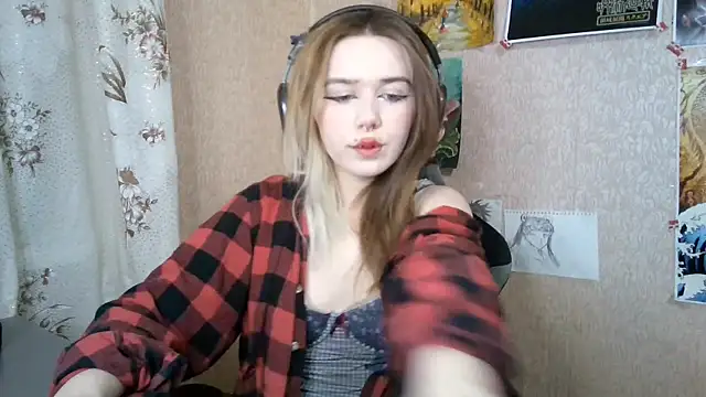 Snapshot of MilaTyan chatting on 04/21/26, 05:19 MilaTyan online show from 04/21/26, 05:19