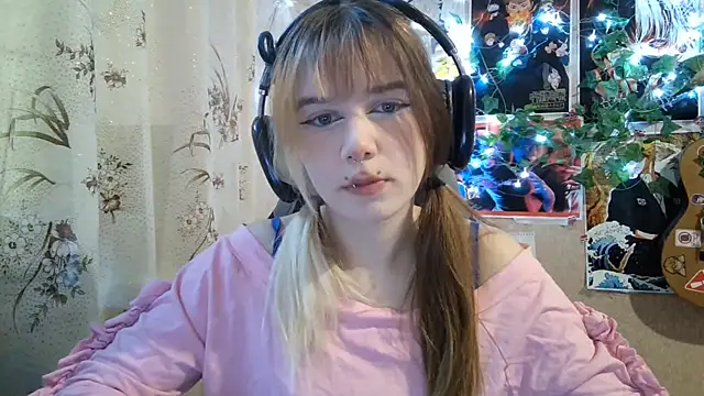 Snapshot of MilaTyan chatting on 07/10/26, 04:18 MilaTyan online show from 07/10/26, 04:18