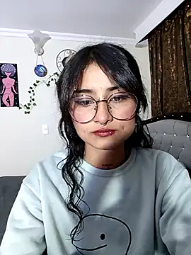 Lili  Clan online show from 05/07/26, 05:11