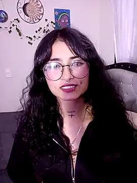 Lili  Clan online show from 05/03/26, 05:23