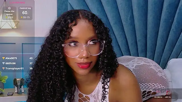 Snapshot of Chloe-Rose- chatting on 06/05/26, 06:52 Chloe-Rose- online show from 06/05/26, 06:52
