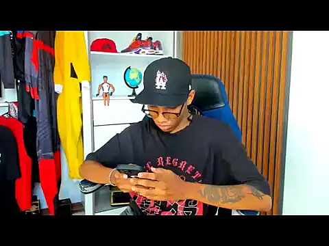 Snapshot of yandi_hot chatting on 02/23/26, 02:17 yandi hot online show from 02/23/26, 02:17