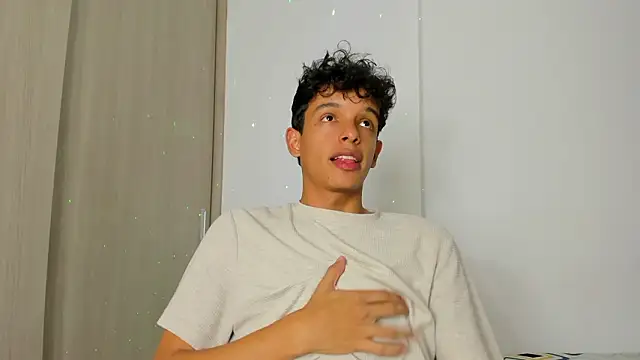 Snapshot of Maxfrost1 chatting on 02/26/26, 07:47 Maxfrost1 online show from 02/26/26, 07:47