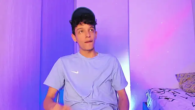 Snapshot of Maxfrost1 chatting on 02/28/26, 12:54 Maxfrost1 online show from 02/28/26, 12:54