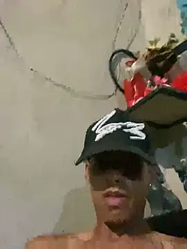 Snapshot of Alee_2005 chatting on 02/25/26, 05:29 Alee 2005 online show from 02/25/26, 05:29