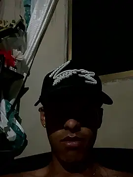 Snapshot of Alee_2005 chatting on 03/03/26, 06:31 Alee 2005 online show from 03/03/26, 06:31