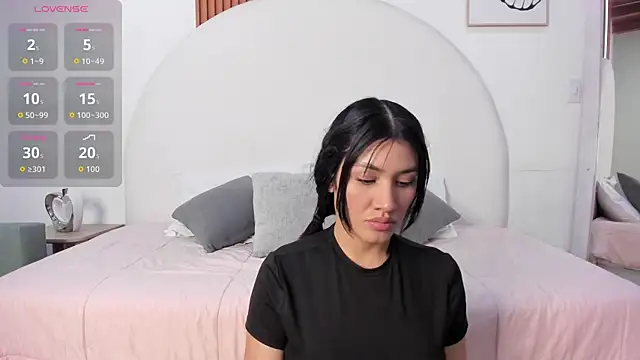 Snapshot of Violett_Rosse_ chatting on 05/22/26, 04:16 Violett Rosse online show from 05/22/26, 04:16