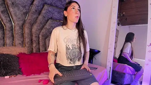 MaddyCarter online show from 05/15/26, 05:33