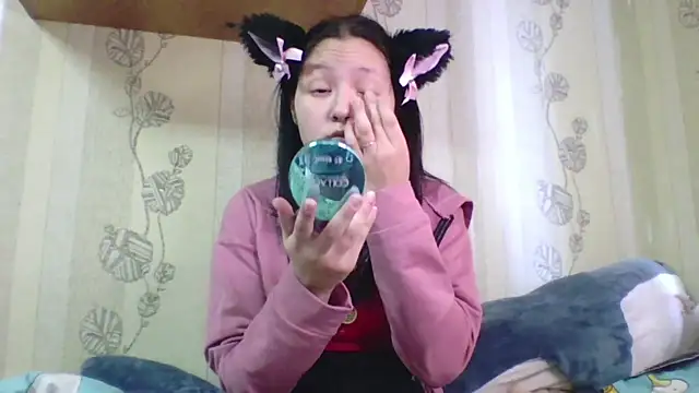 Snapshot of yourcutevikki chatting on 02/23/26, 01:12 yourcutevikki online show from 02/23/26, 01:12