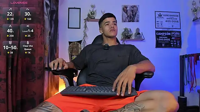 Rob zaens33 online show from 04/12/26, 04:32