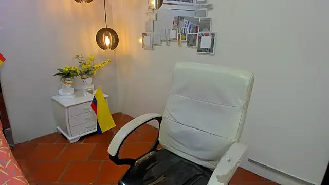 mila quin online show from 07/17/26, 08:06