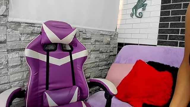 Snapshot of Sienna_Lux01 chatting on 02/28/26, 11:43 Sienna Lux01 online show from 02/28/26, 11:43