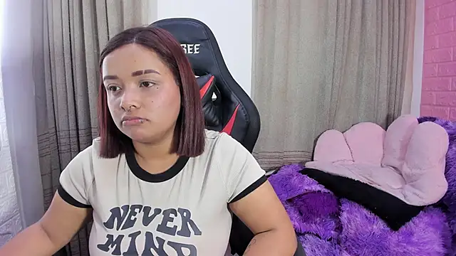 Snapshot of Sienna_Lux01 chatting on 02/25/26, 05:57 Sienna Lux01 online show from 02/25/26, 05:57