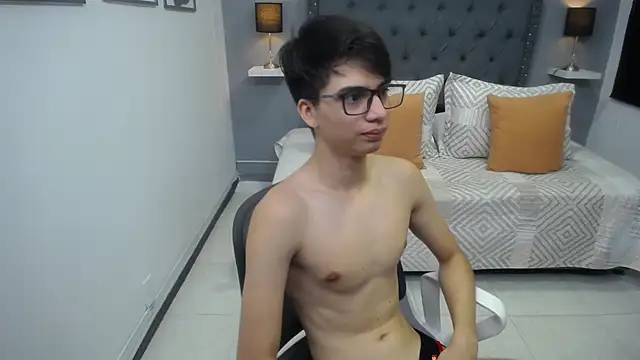 Snapshot of chris_carterr chatting on 02/21/26, 01:02 chris carterr online show from 02/21/26, 01:02