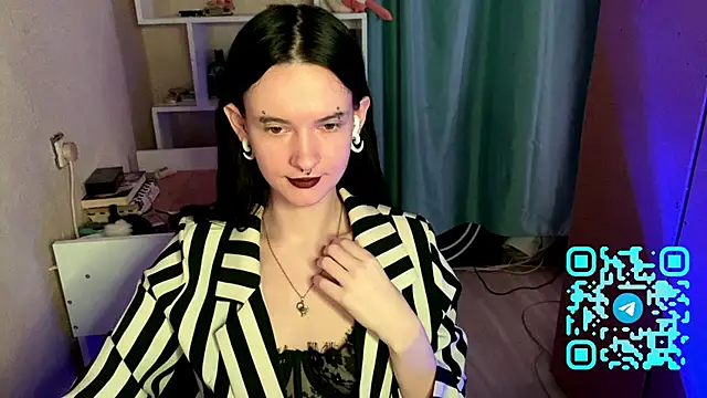 MabelDefina online show from 04/19/26, 11:11