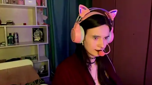 Snapshot of MabelDefina chatting on 02/28/26, 01:11 MabelDefina online show from 02/28/26, 01:11