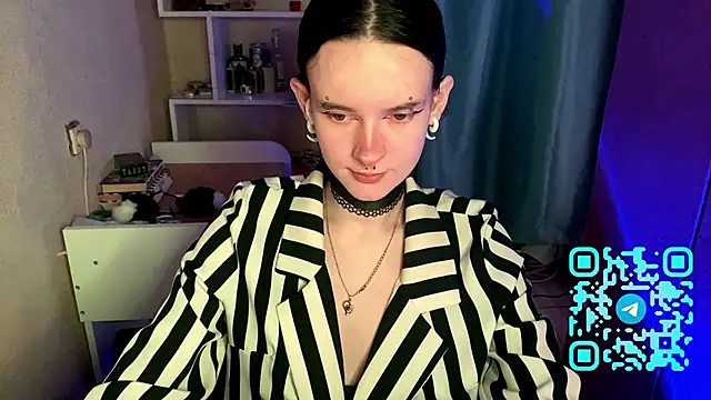 MabelDefina online show from 04/12/26, 11:02