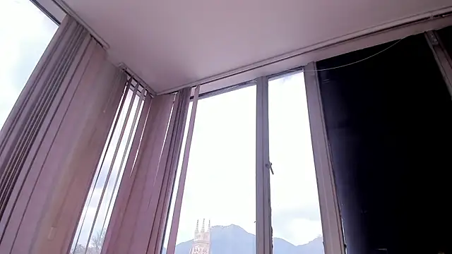 Snapshot of kendra_crow_ chatting on 02/25/26, 06:30 kendra crow online show from 02/25/26, 06:30