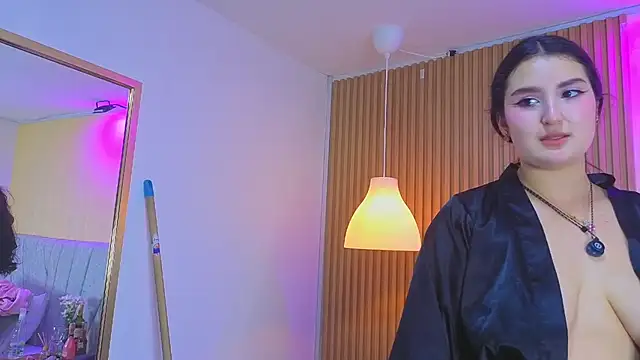 zoe moon   online show from 03/13/26, 01:54