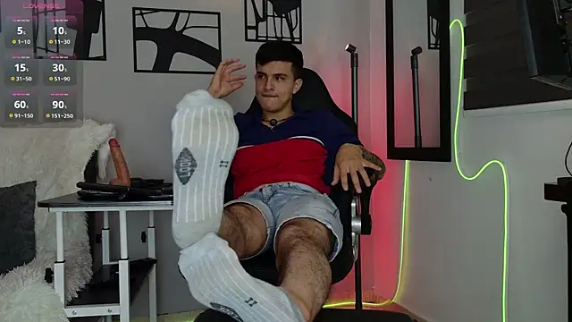 Snapshot of nico_pelusa chatting on 02/17/26, 10:18 nico pelusa online show from 02/17/26, 10:18