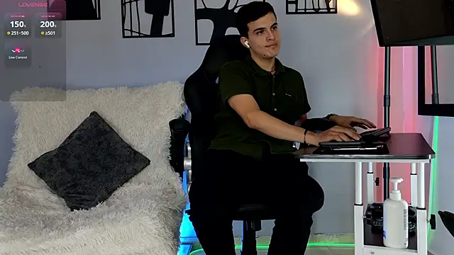 Snapshot of nico_pelusa chatting on 02/28/26, 07:57 nico pelusa online show from 02/28/26, 07:57