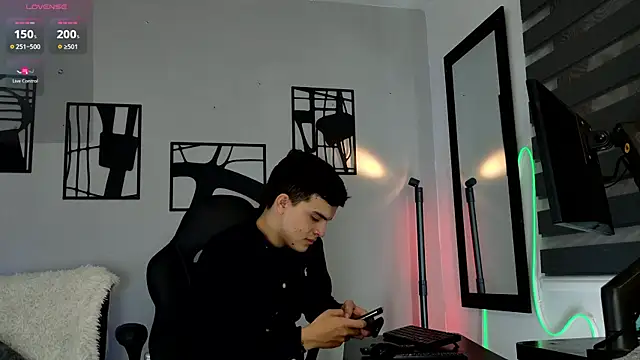 Snapshot of nico_pelusa chatting on 02/25/26, 10:20 nico pelusa online show from 02/25/26, 10:20