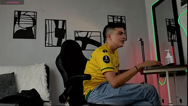 nico pelusa online show from 04/13/26, 08:57