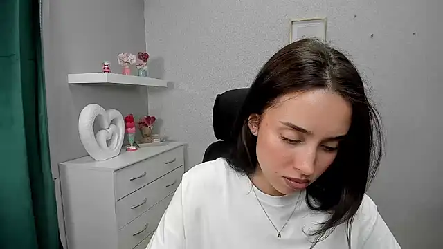 AdeleSolo online show from 04/07/26, 05:42