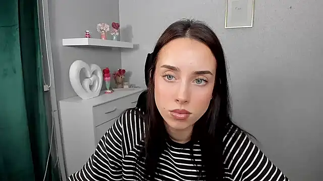 AdeleSolo online show from 04/01/26, 05:31