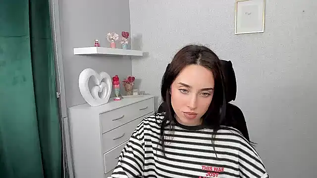 AdeleSolo online show from 03/30/26, 05:42