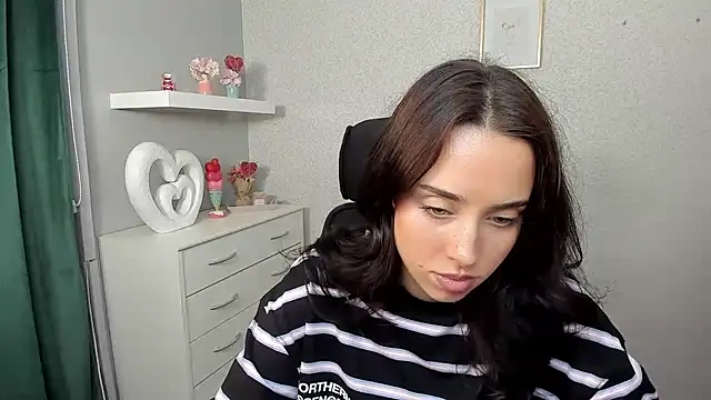 AdeleSolo online show from 03/26/26, 06:33