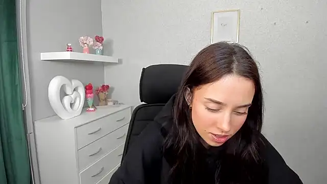 AdeleSolo online show from 03/24/26, 06:35