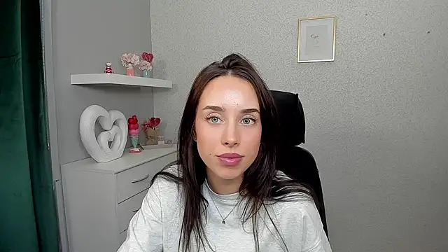 AdeleSolo online show from 04/13/26, 05:33