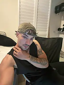 Snapshot of Alejandrosolerxxx chatting on 02/19/26, 01:13 Alejandrosolerxxx online show from 02/19/26, 01:13