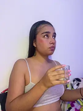 I Samanthaa online show from 03/29/26, 12:01