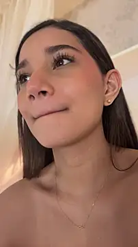 AlessiaVallmont online show from 04/12/26, 01:47